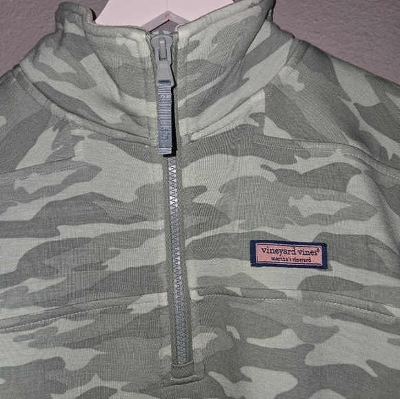Vineyard Vines Dreamcloth Relaxed Shep Quarter Zip Shirt In Camo Dune Green - Picture 3 of 15